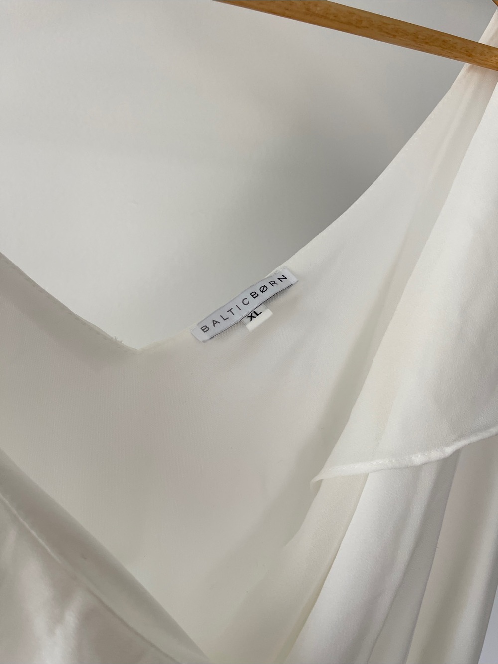 Baltic Born White Ruffled V‑Neck Maxi Dress Size XL - Picture 3 of 7